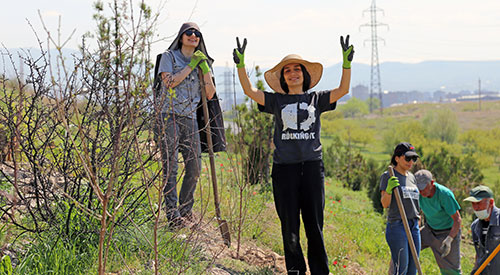 Giving Back to Nature Giving Back to Nature